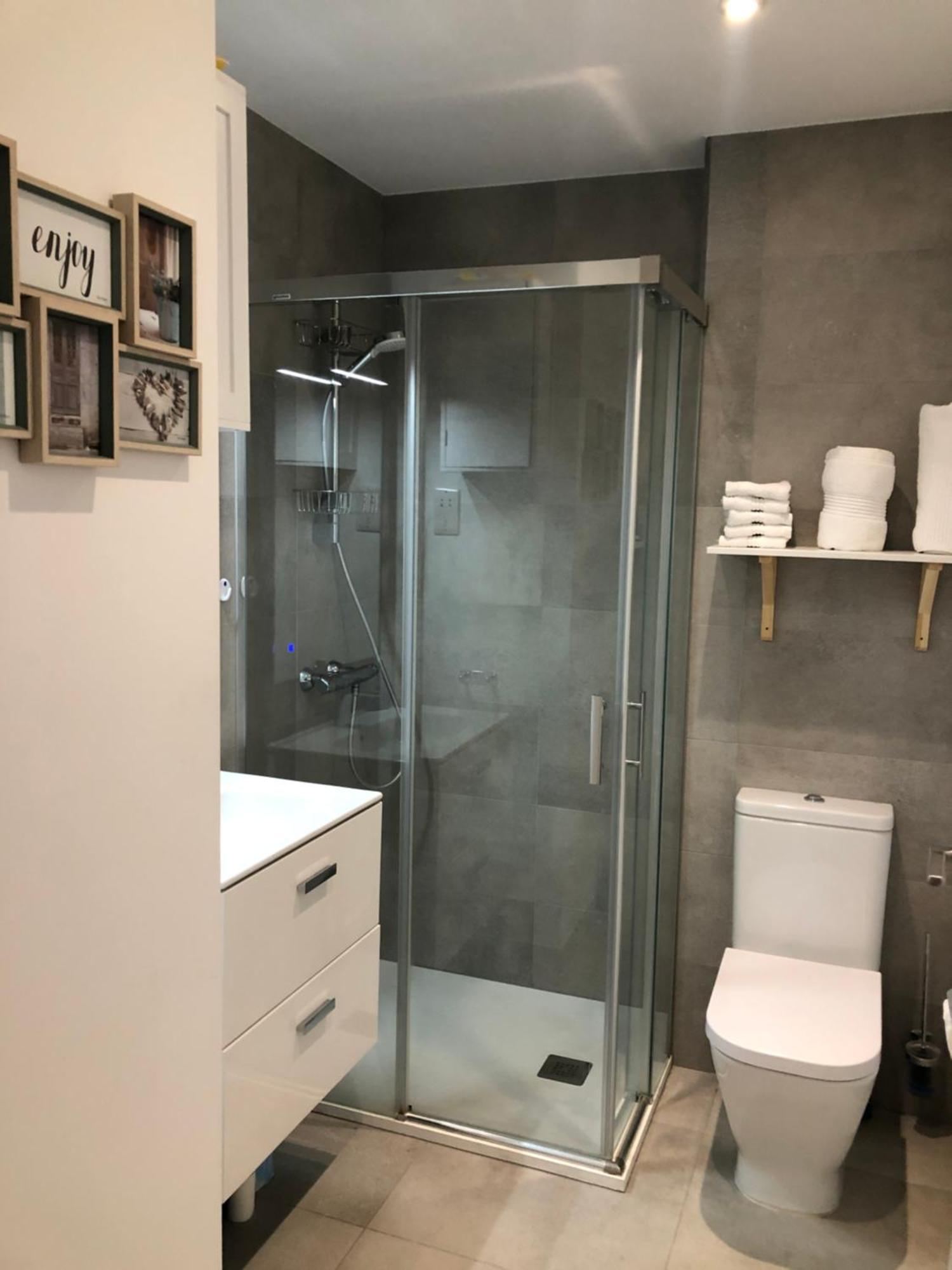 Cp High Floor Luxury Studio Sleeps 3 Gibilterra Esterno foto