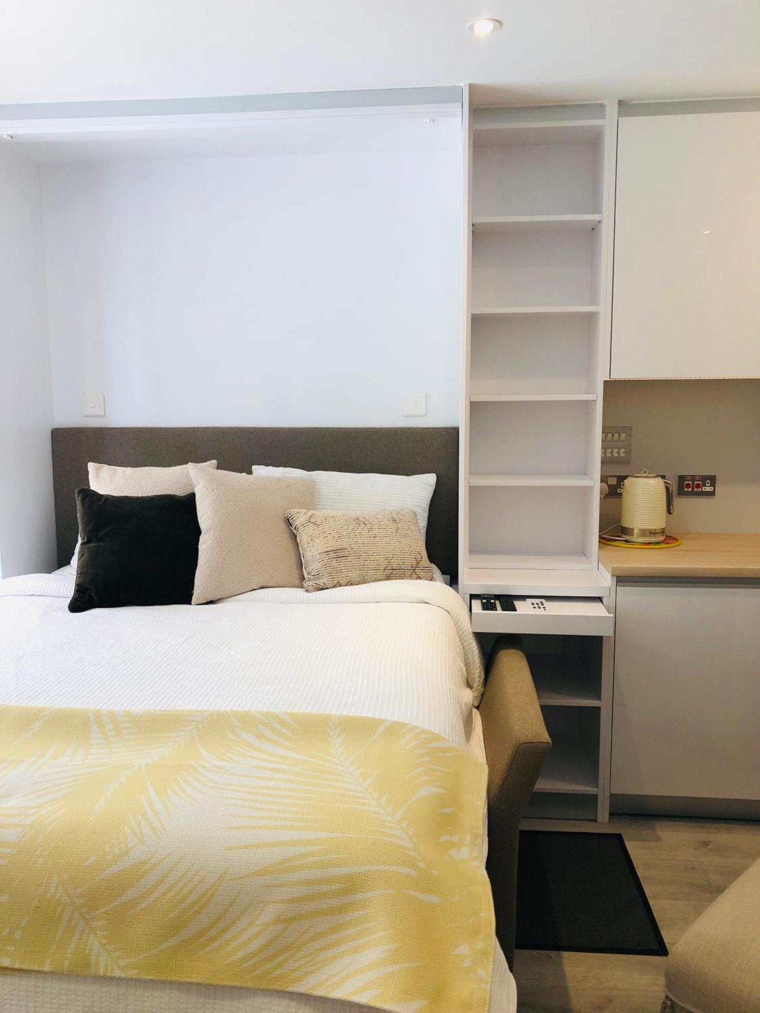 Cp High Floor Luxury Studio Sleeps 3 Gibilterra Esterno foto